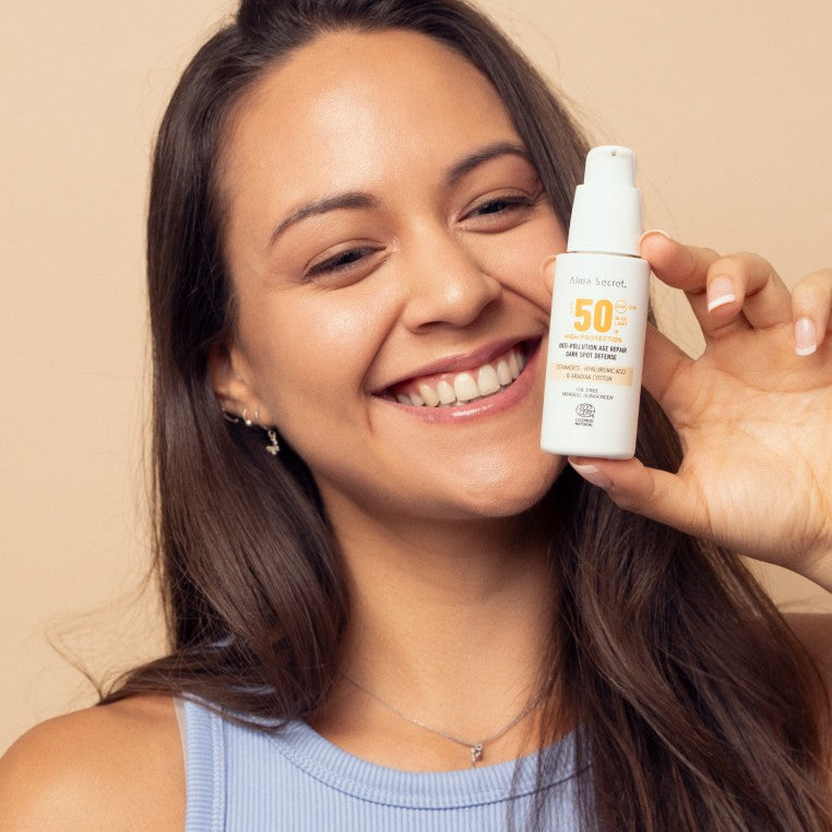 Écran Solaire Visage Teinté SPF 50 – Sand